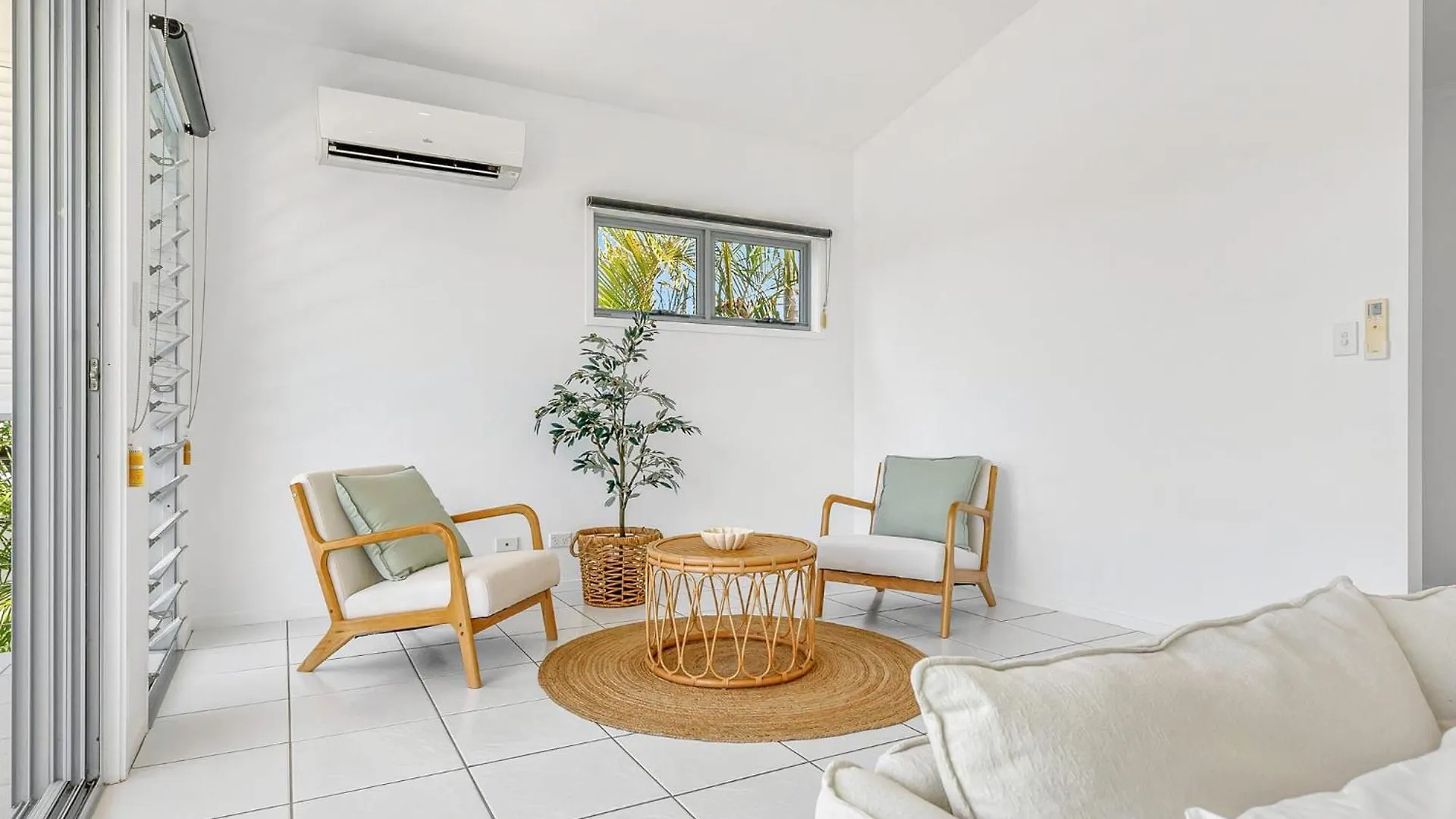 Retreat In The Heart Of Alex - 3Br Sleeps 11, Pool Villa Alexandra Headland Australia