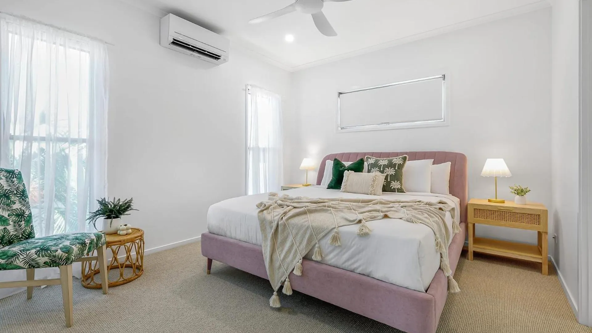Retreat In The Heart Of Alex - 3Br Sleeps 11, Pool Villa Alexandra Headland