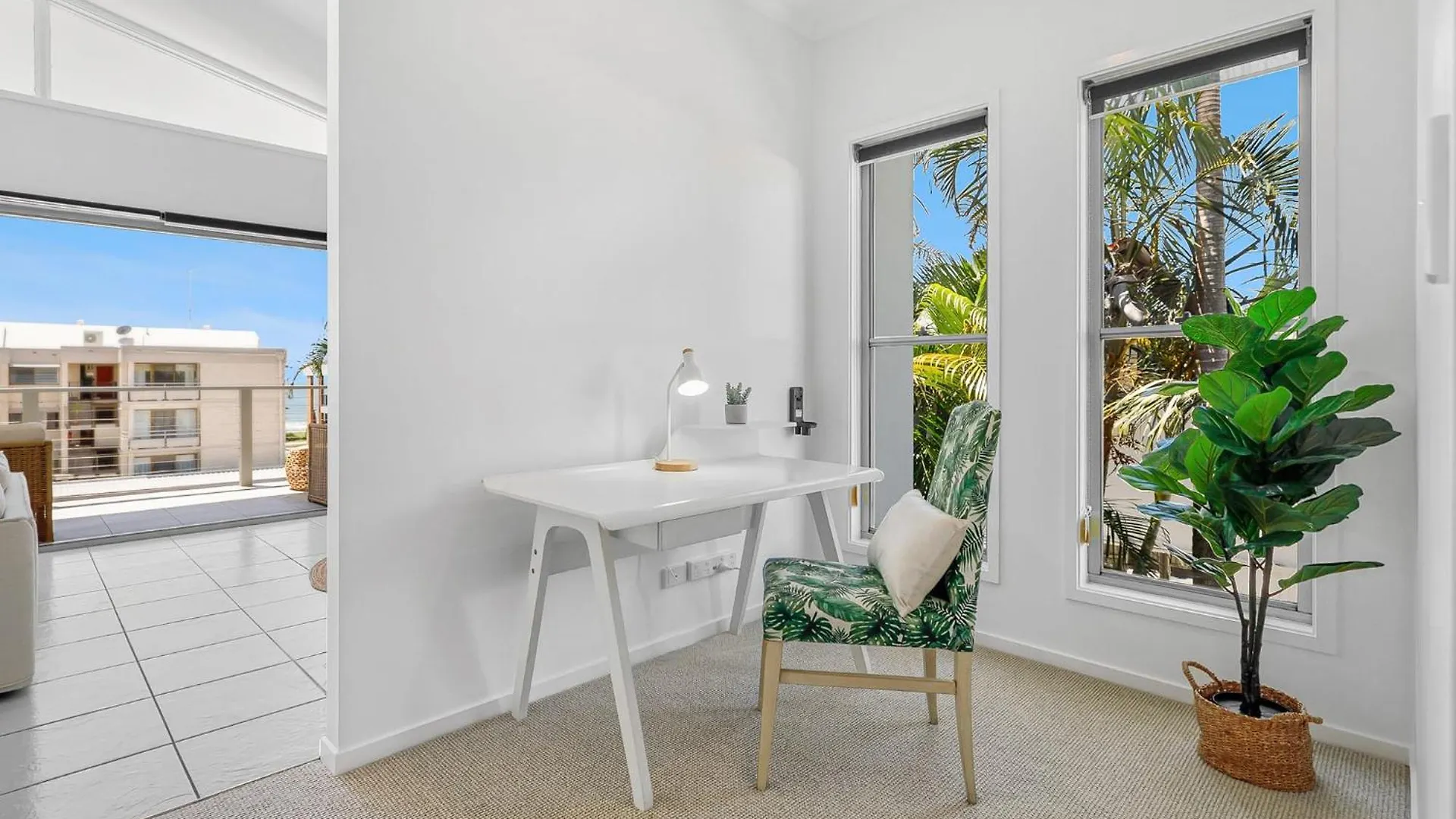 Retreat In The Heart Of Alex - 3Br Sleeps 11, Pool Villa Alexandra Headland
