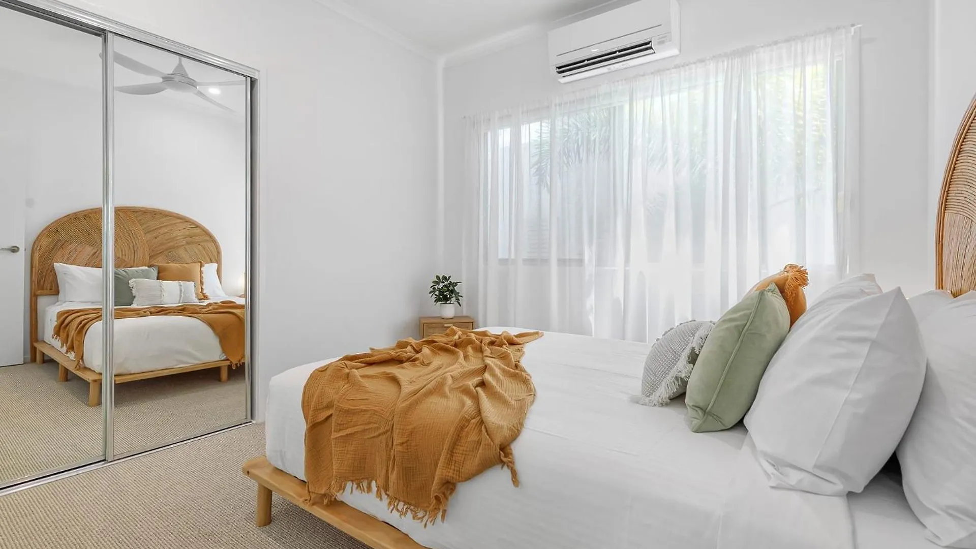Retreat In The Heart Of Alex - 3Br Sleeps 11, Pool Villa Alexandra Headland Australien